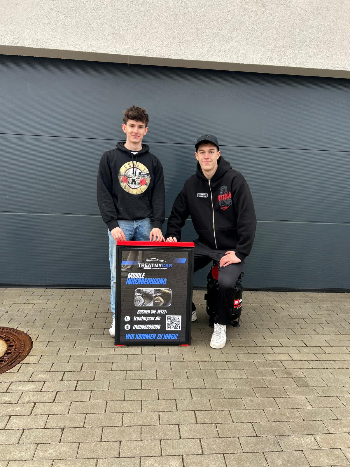 Bastian und Simon — Gründer von TreatMyCar
